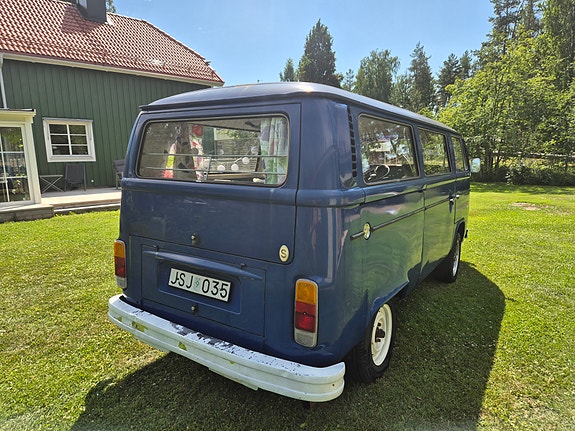 Volkswagen T2 4 of 5