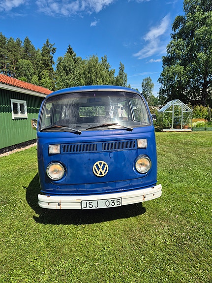 Volkswagen T2 2 of 5