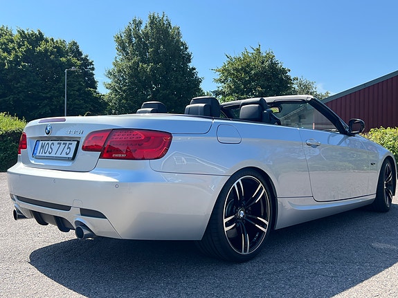 BMW 335i 2 of 5