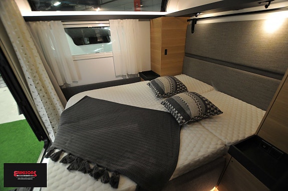 Adria Astella 704 HP 8 of 18