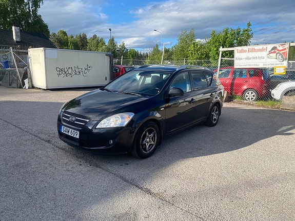 Kia Ceed 2 of 5