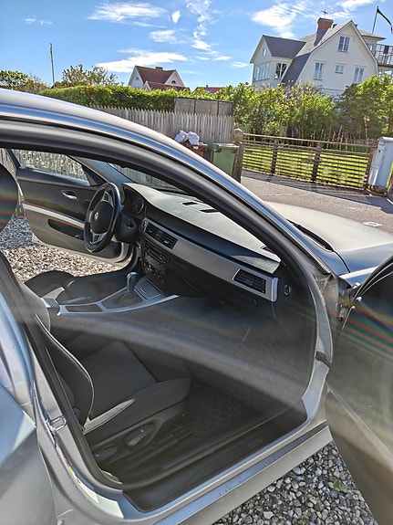BMW 325i 4 of 5