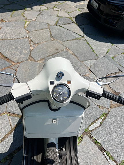 Piaggio P 200 E 3 of 5