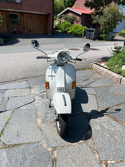 Piaggio P 200 E 4 of 5