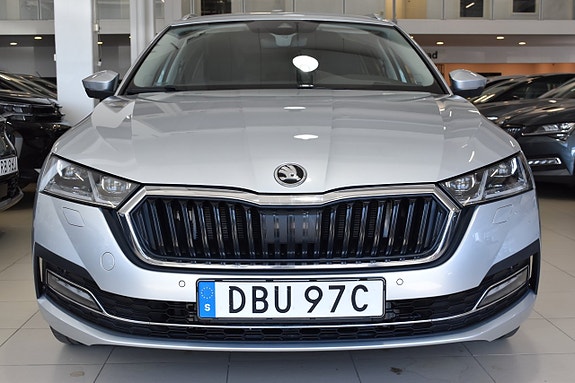 Skoda Octavia 2 of 5