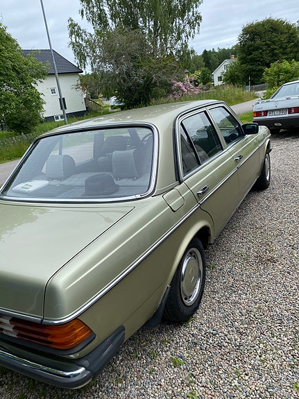 Mercedes-Benz 200 5 of 5