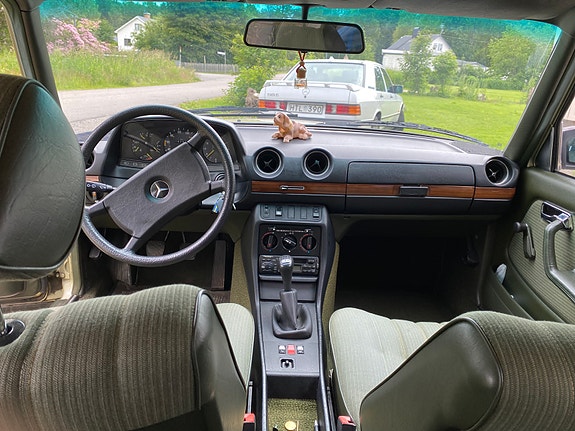 Mercedes-Benz 200 8 of 12