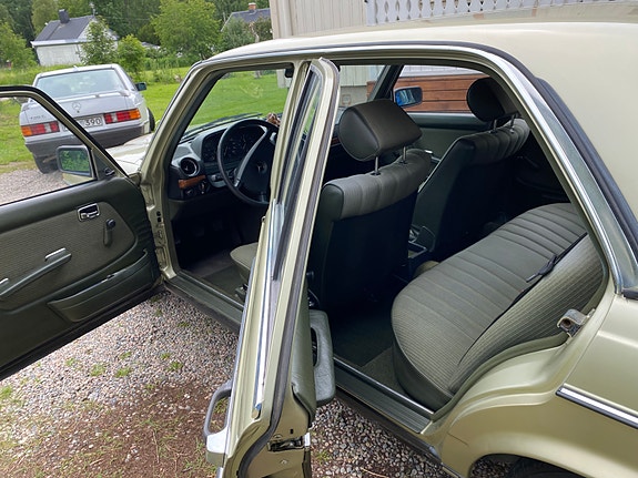 Mercedes-Benz 200 7 of 12