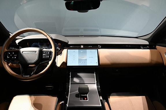 Land Rover Range Rover Velar 15 of 28