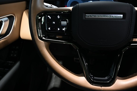Land Rover Range Rover Velar 18 of 28