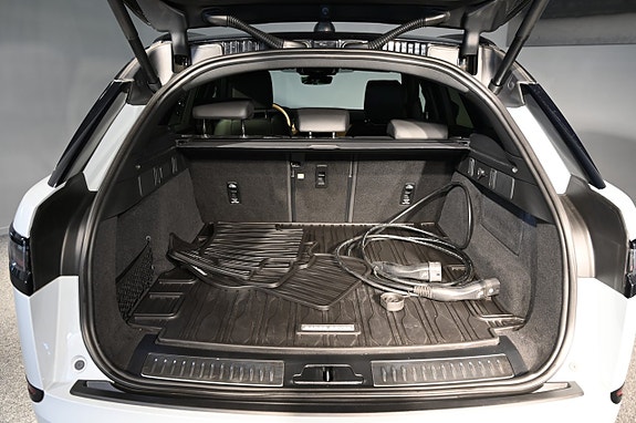 Land Rover Range Rover Velar 24 of 28