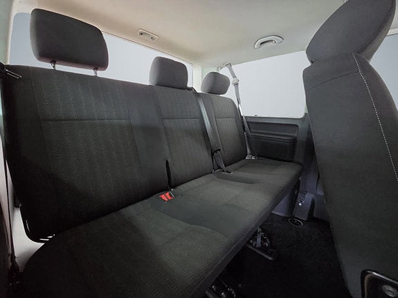 Volkswagen Caravelle 14 of 20