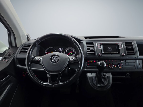 Volkswagen Caravelle 13 of 20