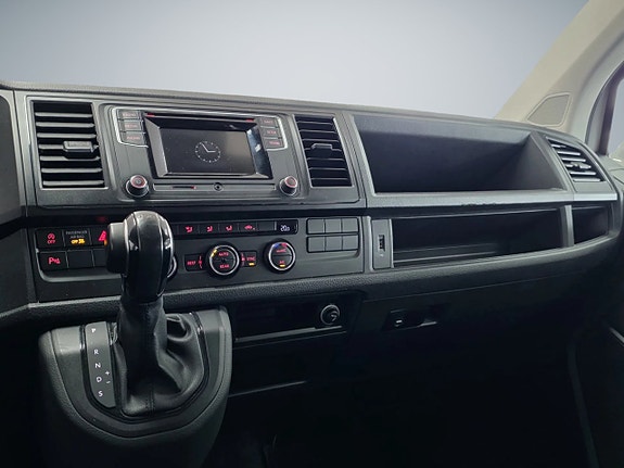 Volkswagen Caravelle 12 of 20