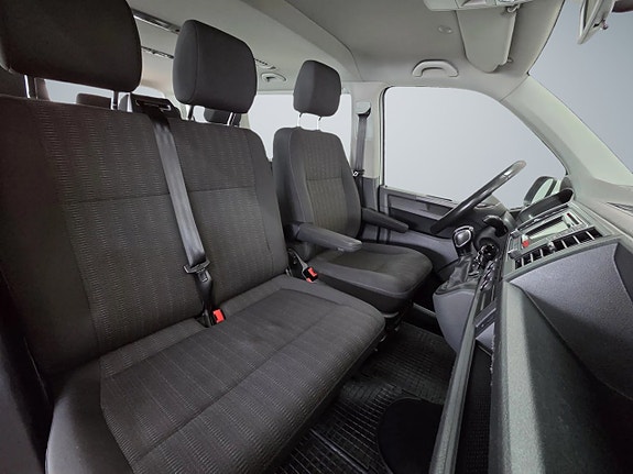 Volkswagen Caravelle 17 of 20