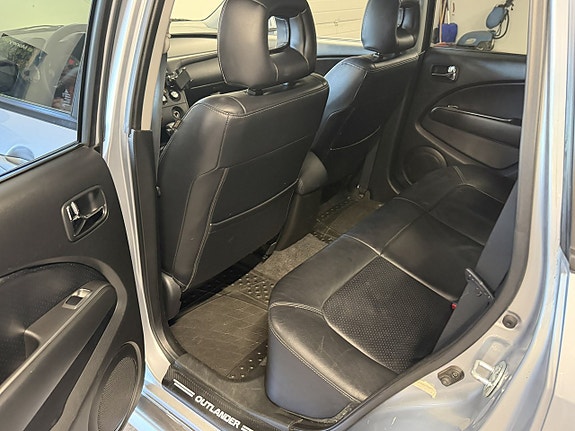 Mitsubishi Outlander 18 of 19