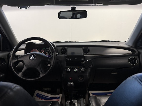 Mitsubishi Outlander 16 of 19