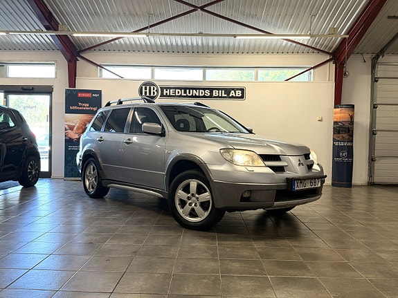 Mitsubishi Outlander 2 of 19