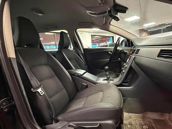 Volvo V70 8 of 25
