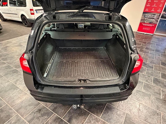 Volvo V70 11 of 25