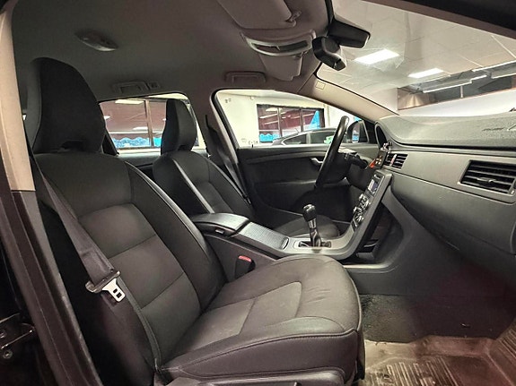 Volvo V70 16 of 25