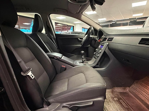 Volvo V70 20 of 25