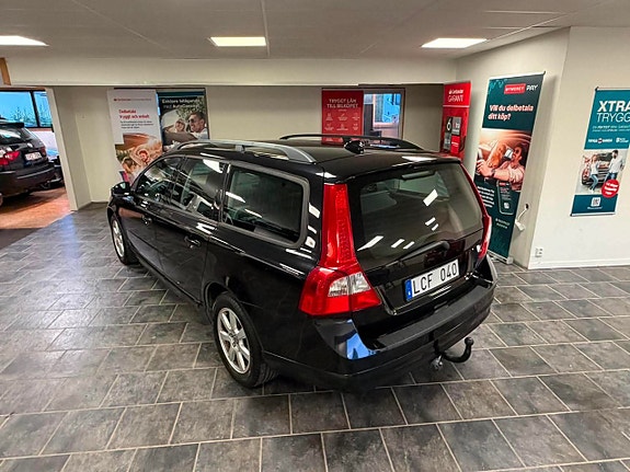 Volvo V70 10 of 25