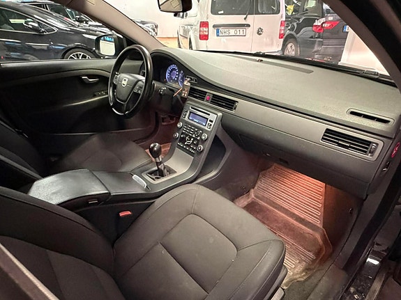 Volvo V70 14 of 25
