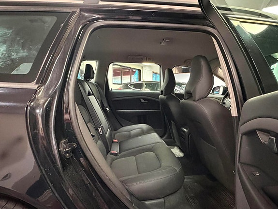 Volvo V70 13 of 25