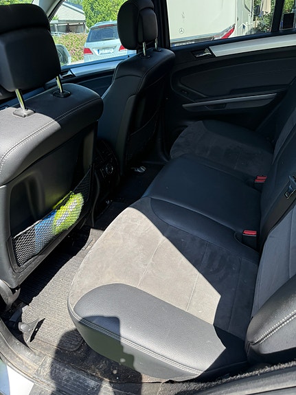 Mercedes-Benz ML350 4 of 5
