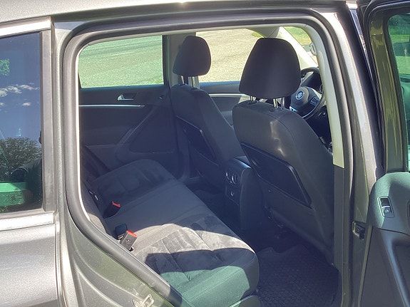 Volkswagen Tiguan 4 of 5