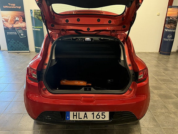 Renault Clio 12 of 16
