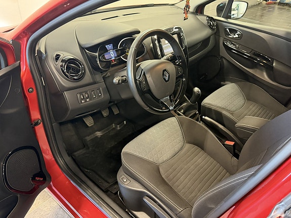 Renault Clio 13 of 16