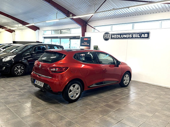 Renault Clio 11 of 16