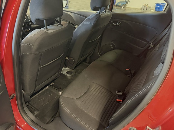 Renault Clio 16 of 16
