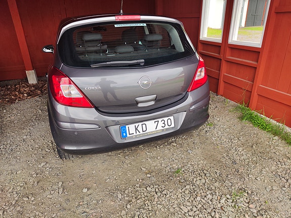 Opel Corsa 2 of 3