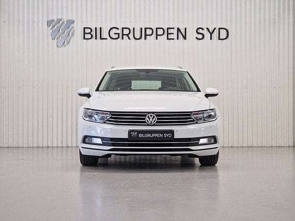 Volkswagen Passat 2 of 5