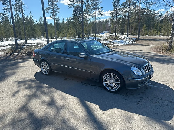 Mercedes-Benz E500 2 of 5