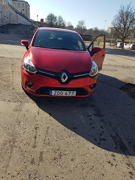 Renault Clio 23 of 27
