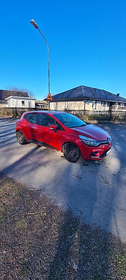 Renault Clio 8 of 27