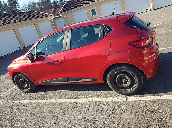 Renault Clio 22 of 27