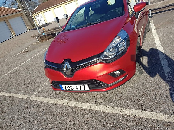 Renault Clio 19 of 27