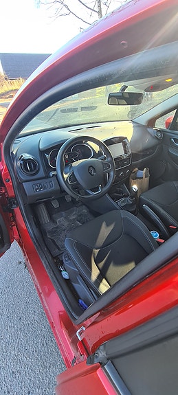 Renault Clio 18 of 27