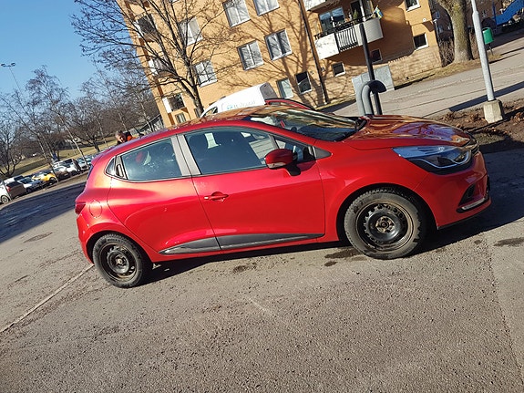Renault Clio 24 of 27