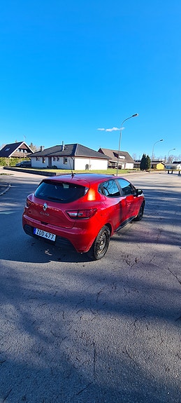 Renault Clio 10 of 27