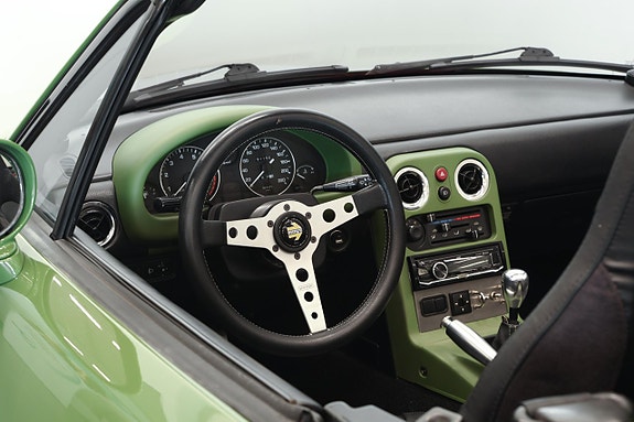Mazda MX-5 14 of 16