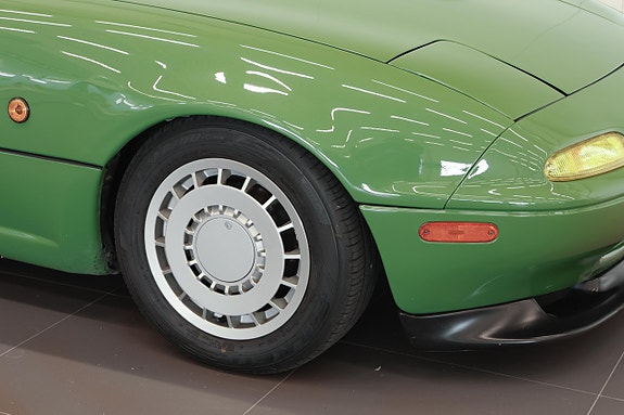 Mazda MX-5 7 of 16