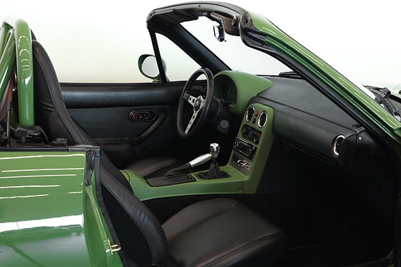 Mazda MX-5 11 of 16