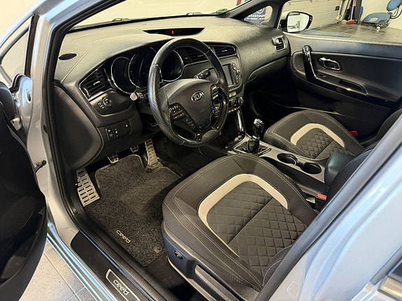 Kia Ceed 12 of 17