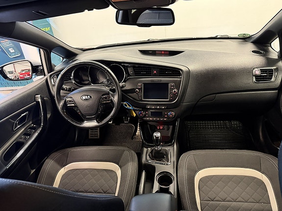 Kia Ceed 14 of 17